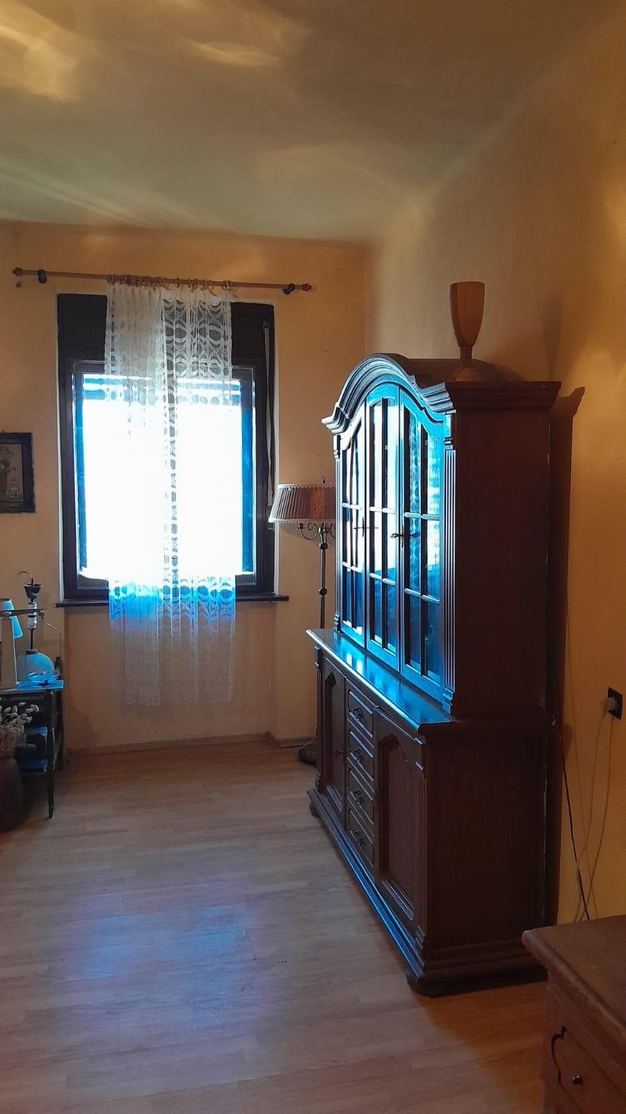 Ensemble de 3 immeubles en centre-village — usage mixte possible